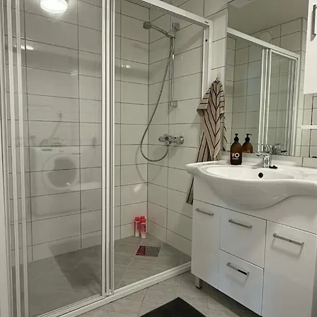 Modern - Walking Distance To Everything Apartman