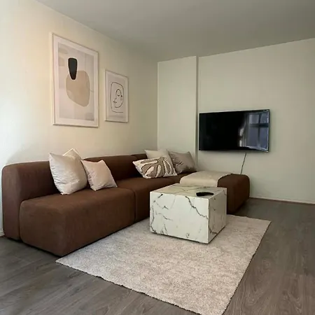 Modern - Walking Distance To Everything Apartman