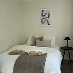 Apartmán Modern - Walking Distance To Everything *
