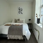 Modern - Walking Distance To Everything Берген