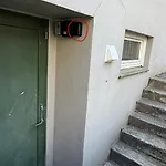 Modern - Walking Distance To Everything Apartmán