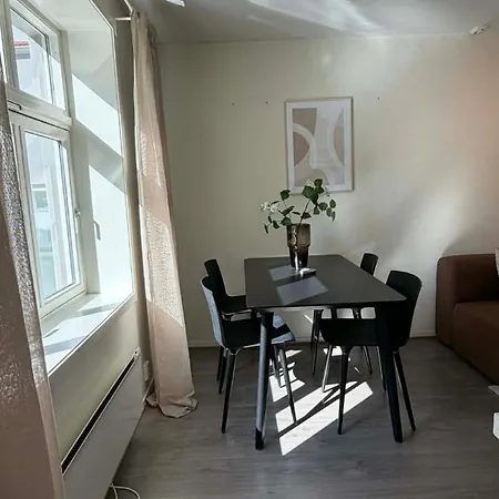 Modern - Walking Distance To Everything * Bergen